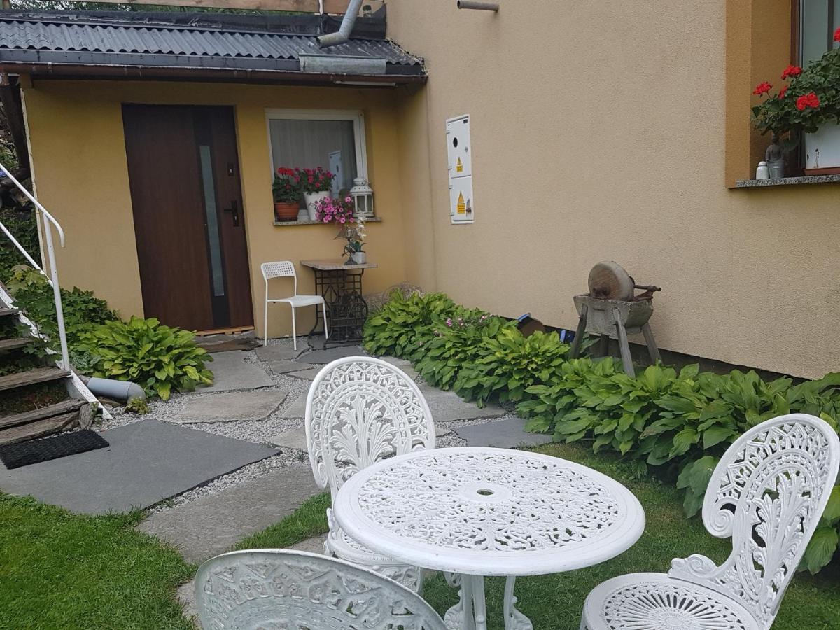 Wczasowisko Karola Leilighet Lubomierz  Rom bilde